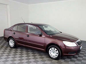 Skoda Octavia Comfortline Facelift 1.2 77kW (1 фото из 8)