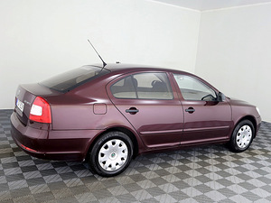 Skoda Octavia Comfortline Facelift 1.2 77kW (3 фото из 8)
