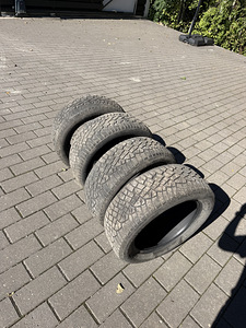 Continental 225/55/17 (4 фото из 5)
