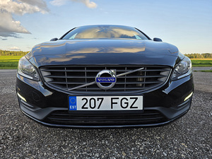 Volvo V60 City Safety 2.0 D2 88kW (2 foto / 15)