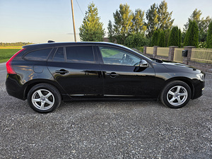 Volvo V60 City Safety 2.0 D2 88kW (5 foto / 15)