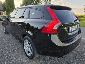 Volvo V60 City Safety 2.0 D2 88kW (8 foto / 15)