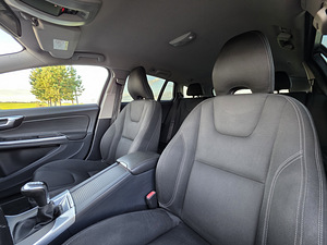 Volvo V60 City Safety 2.0 D2 88kW (10 foto / 15)