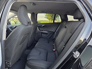 Volvo V60 City Safety 2.0 D2 88kW (11 foto / 15)