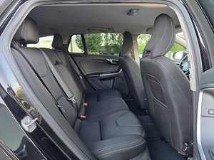 Volvo V60 City Safety 2.0 D2 88kW (12 foto / 15)