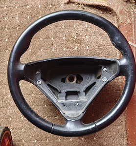 Mercedes руль (2 фото из 4)