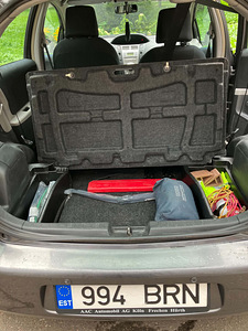 Toyota yaris (4 foto / 8)