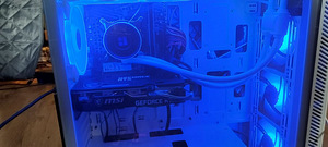 Gamer lauaarvuti (2 foto / 4)