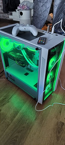 Gamer lauaarvuti (3 foto / 4)