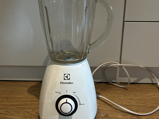 Electroluxi klaaskannuga blender