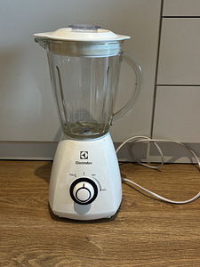 Electroluxi klaaskannuga blender (1 foto / 1)