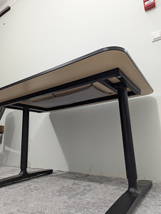 IKEA BEKANT письменный / офисный стол 120×80 см (2 фото из 4)