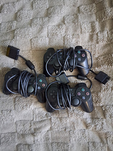 PlayStation 2 Slim (5 фото из 6)