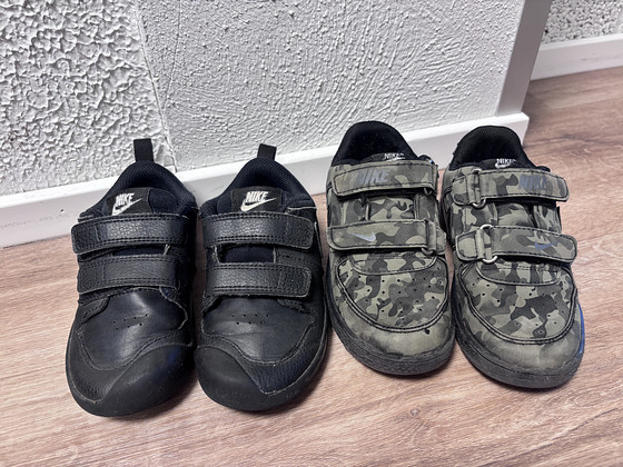 Кроссовки NIKE, р.26, дс.16, 2 пары. Все вместе 10€.