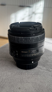 Nikon AF-S NIKKOR 85mm f/1.8G (2 фото из 4)