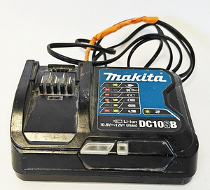 Зарядное устройство Makita DC10SB 10,8В 3А (2 фото из 3)