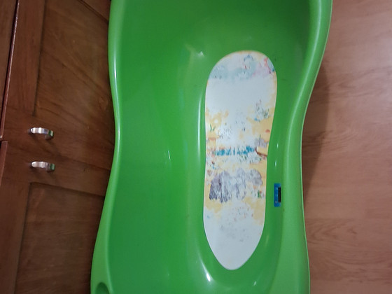 Laste vann. Annan tasuta.