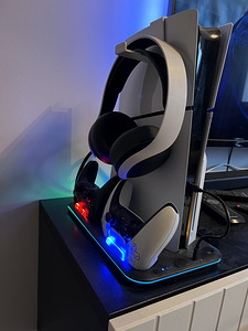 PS5 Slim Disc + 2 pulti + Pulse 3D peakomplekt + laadimisalu (2 foto / 3)