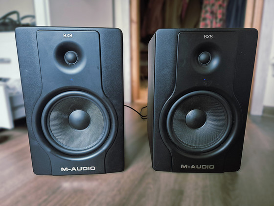 M-Audio BX8 D2 stuudiomonitorid