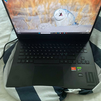 HP OMEN RTX 4070 32GB RAM 1TB SSD RYZEN 7 7840HS