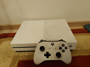 Xbox One S 1 ТБ (2 фото из 5)