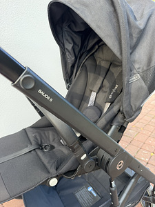 Прогулочная коляска Cybex Balios S Lux, Moon Black (2 фото из 5)