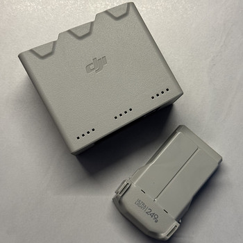 DJI mini 3 pro battery and charging hub