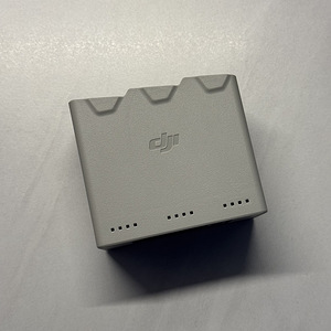 DJI mini 3 pro battery and charging hub (2 foto / 7)