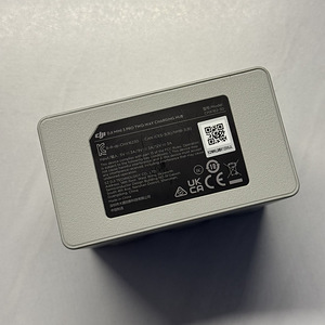 DJI mini 3 pro battery and charging hub (3 foto / 7)