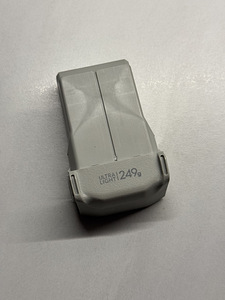 DJI mini 3 pro battery and charging hub (6 foto / 7)