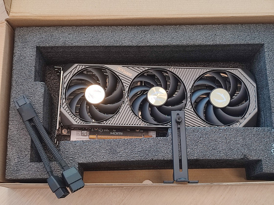 Zotac GeForce RTX 5070 Ti, 16 ГБ SOLID SFF OC