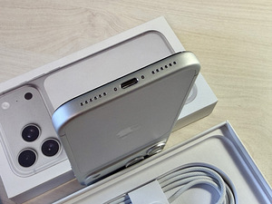 Apple iPhone 17 Pro Max Silver 256GB как новый! Гарантия (3 фото из 10)