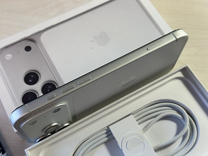 Apple iPhone 17 Pro Max Silver 256GB как новый! Гарантия (5 фото из 10)