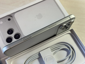 Apple iPhone 17 Pro Max Silver 256GB как новый! Гарантия (4 фото из 10)