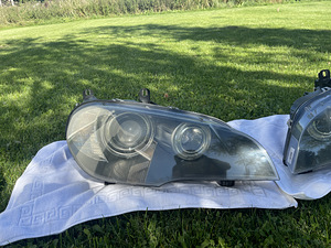 Esituled BMW X5 E70 pre-LCI OEM bi-xenon, vasak + parem (1 foto / 9)