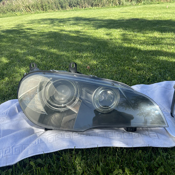 Esituled BMW X5 E70 pre-LCI OEM bi-xenon, vasak + parem