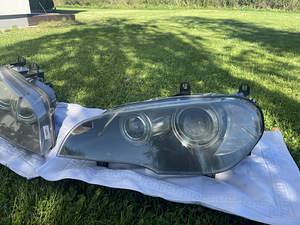 Esituled BMW X5 E70 pre-LCI OEM bi-xenon, vasak + parem (2 foto / 9)