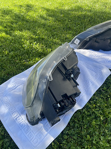 Esituled BMW X5 E70 pre-LCI OEM bi-xenon, vasak + parem (3 foto / 9)
