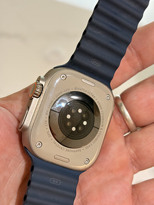 Apple Watch Ultra 2 49MM GPS Cellular (2 foto / 5)