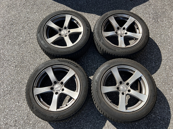 Диски 5x120 BMW 17" с нешипованными шинами Hankook 225/55/17
