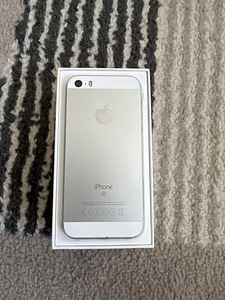 iPhone SE (1) (1 фото из 10)