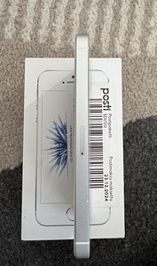 iPhone SE (1) (4 фото из 10)