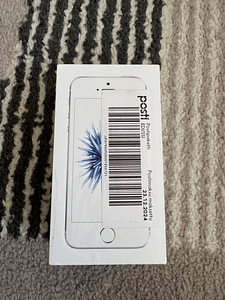 iPhone SE (1) (8 фото из 10)