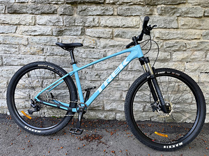 Trek Marlin 7 Gen3 29” (1 фото из 9)