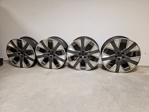 BMW iX Veljed+Rehvid R21 (1 foto / 10)
