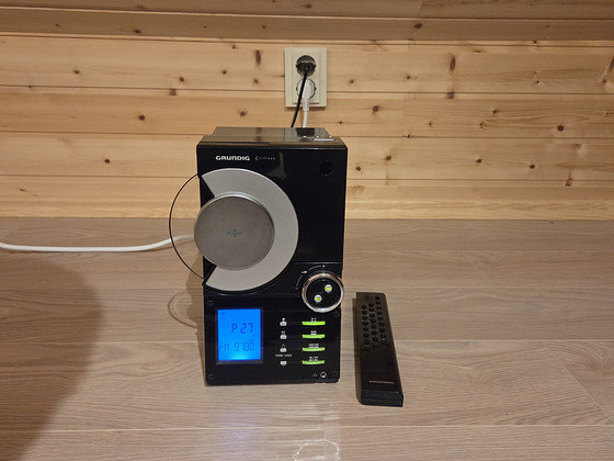 Компактный ресивер Grundig