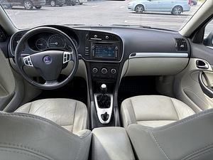 Saab 9-3 (6 foto / 10)