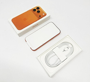 Mobiiltelefon Apple iPhone 17 Pro 1TB 6.3" OLED (2 foto / 3)