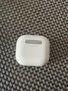 AirPods 4-го поколения (3 фото из 5)