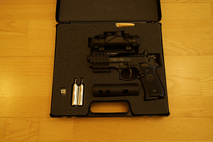 Umarex Beretta M92 FS XX-Treme 4,5 mm CO2 õhupüstol (7 foto / 10)